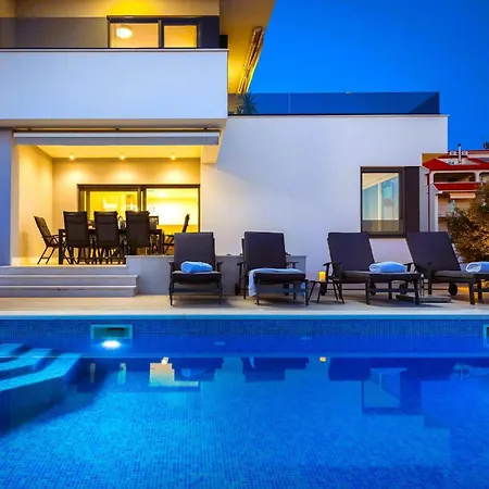 Holiday home Awesome In *
